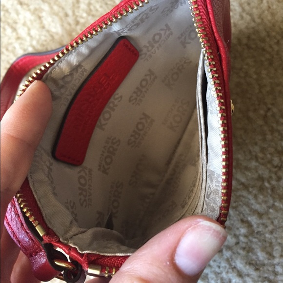 Michael Kors Handbags - Michael Kors wristlet